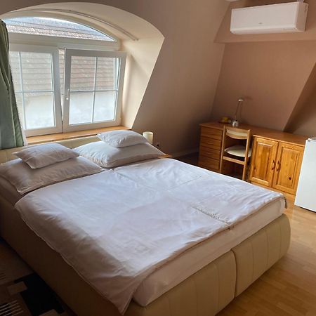 نايغكانيشا Ambrozia Guesthouse المظهر الخارجي الصورة