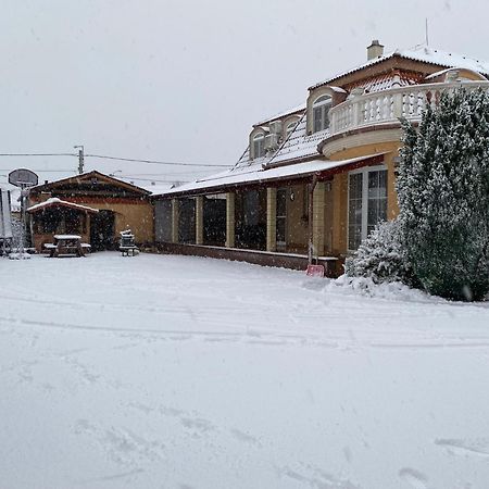 نايغكانيشا Ambrozia Guesthouse المظهر الخارجي الصورة