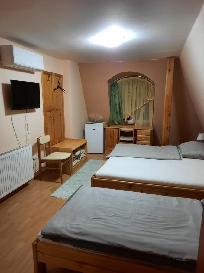 نايغكانيشا Ambrozia Guesthouse المظهر الخارجي الصورة