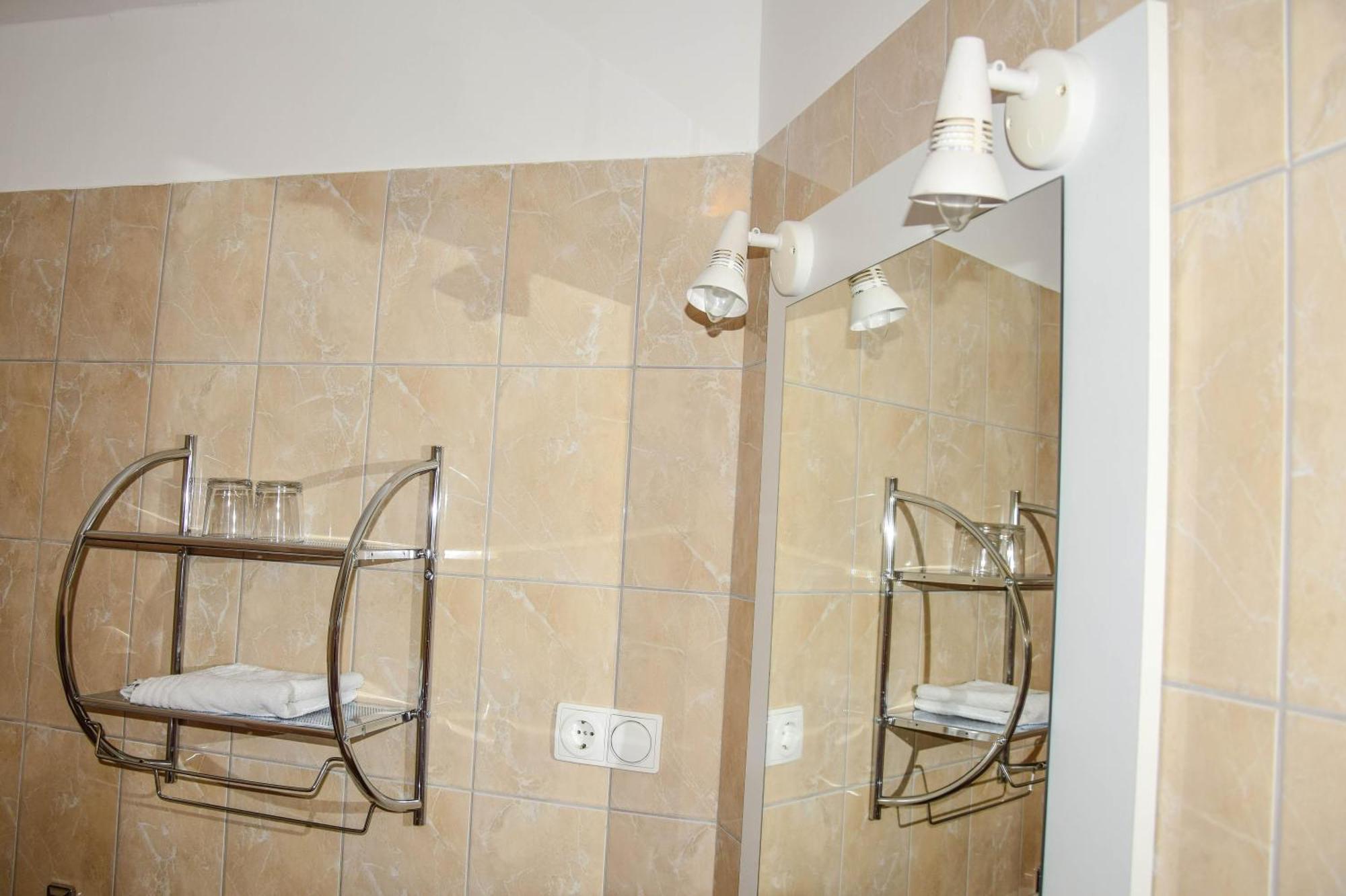 نايغكانيشا Ambrozia Guesthouse المظهر الخارجي الصورة