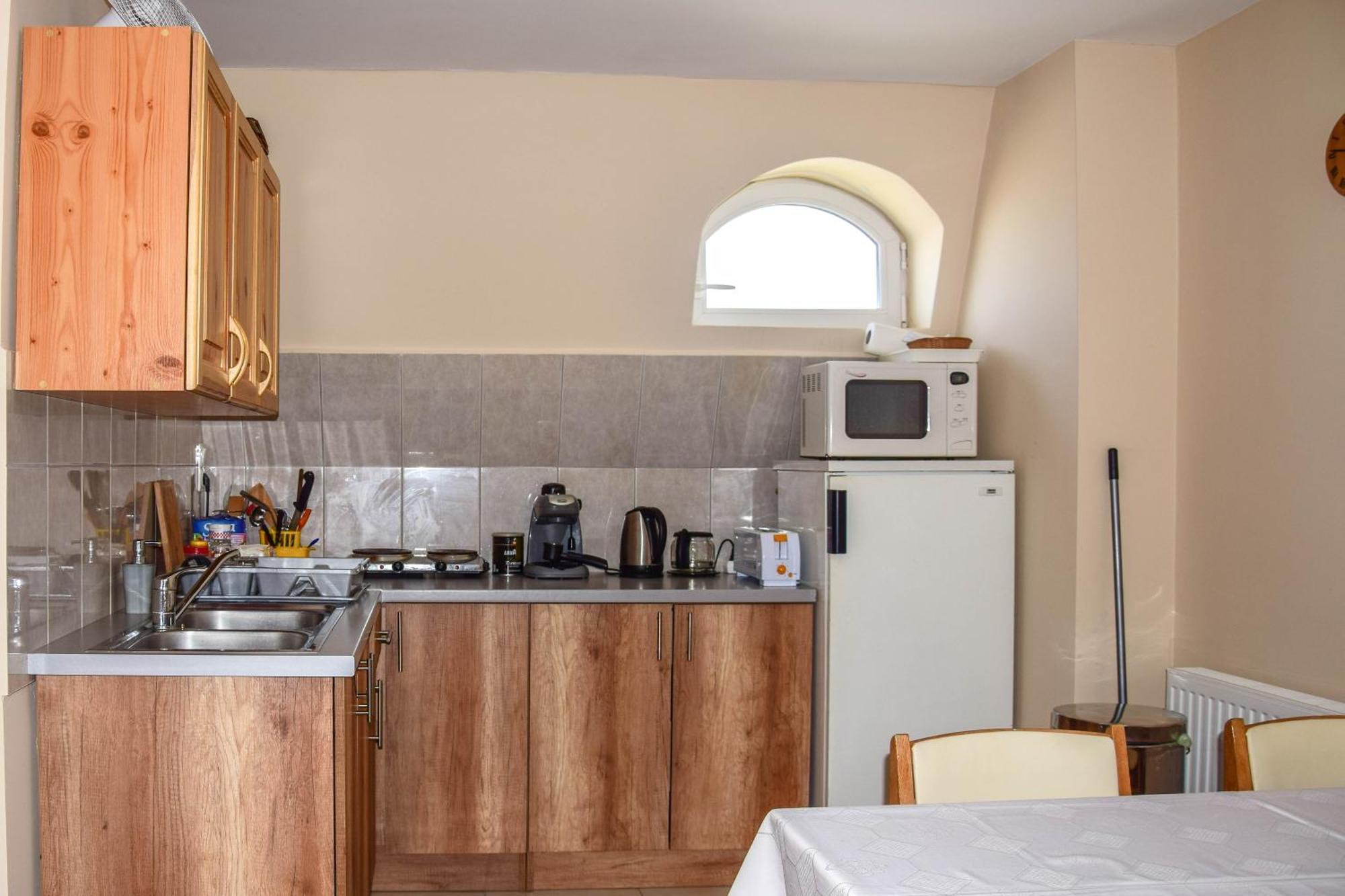 نايغكانيشا Ambrozia Guesthouse المظهر الخارجي الصورة