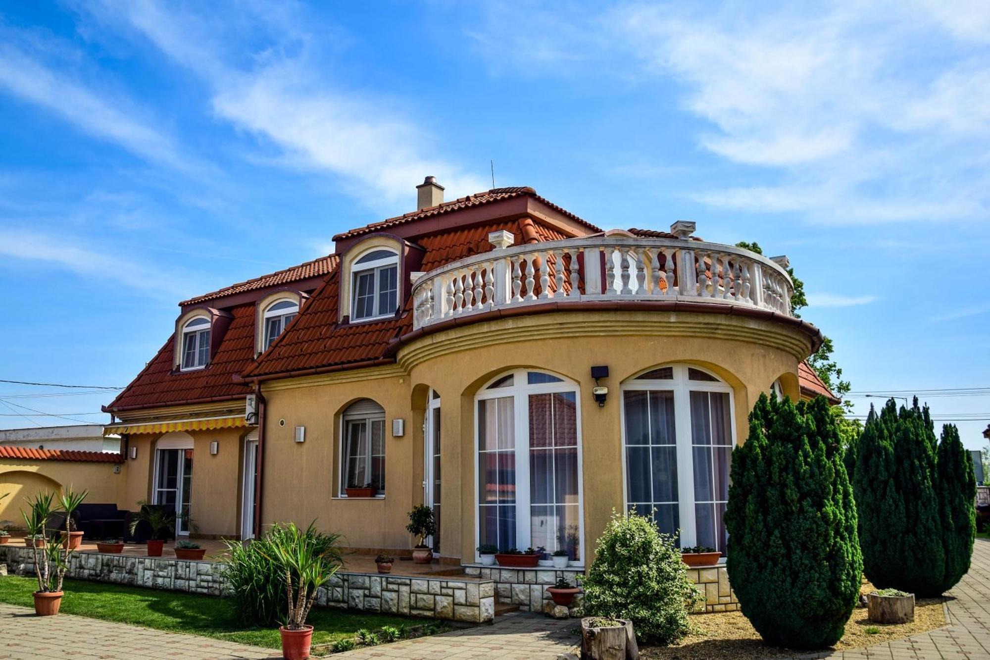 نايغكانيشا Ambrozia Guesthouse المظهر الخارجي الصورة
