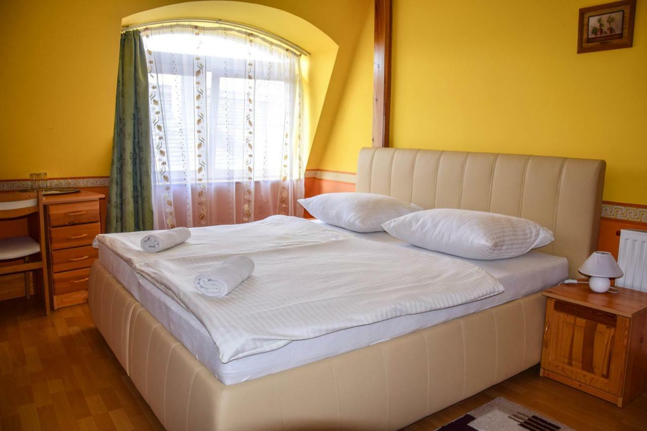 نايغكانيشا Ambrozia Guesthouse المظهر الخارجي الصورة